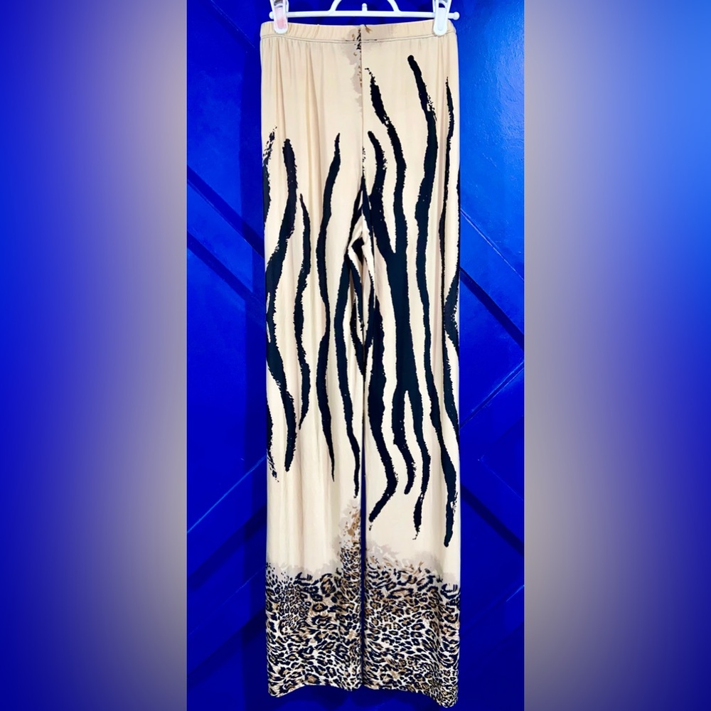 Fashion Nova Feline Darling Wide Pant Size Medium Beige Animal Print NWT - Picture 6 of 6